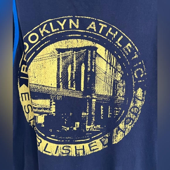 Roebuck & Co. Men’s Blue Brooklyn Bridge Print 100% Cotton Tank Top Size XXL - Picture 2 of 4